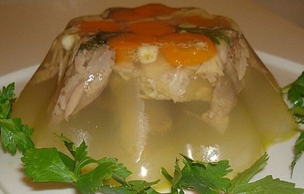 Jellied Fleesch mat Gelatine sollt an der Diät fir Gonarthrose enthale sinn